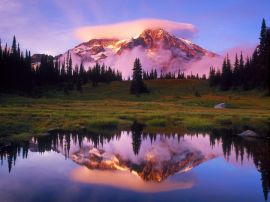 Mountain reflection Wallpaper