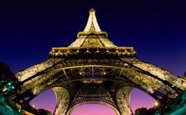 Eiffel lower view Wallpaper