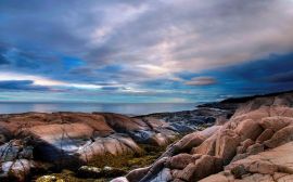 Rocks and sky Wallpaper