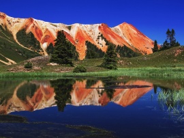 Red Mountains Wallpaper
