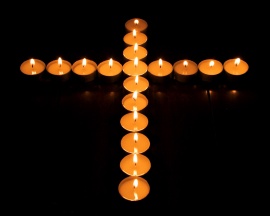 Crucifix Candle Обои