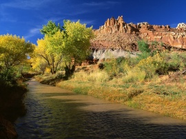 Fremont River Castle Wallpaper