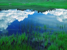 Sky reflecting Wallpaper