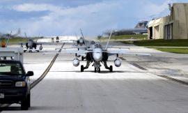 F18s on runway Обои