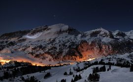 Night in mountains Обои
